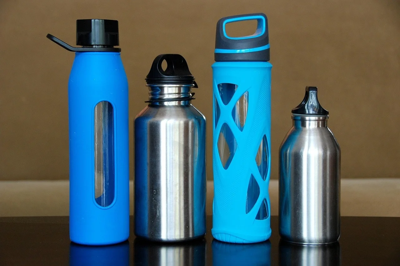 Why Are Reusable Smart Water Bottles Considered a Must-Have Gadget?